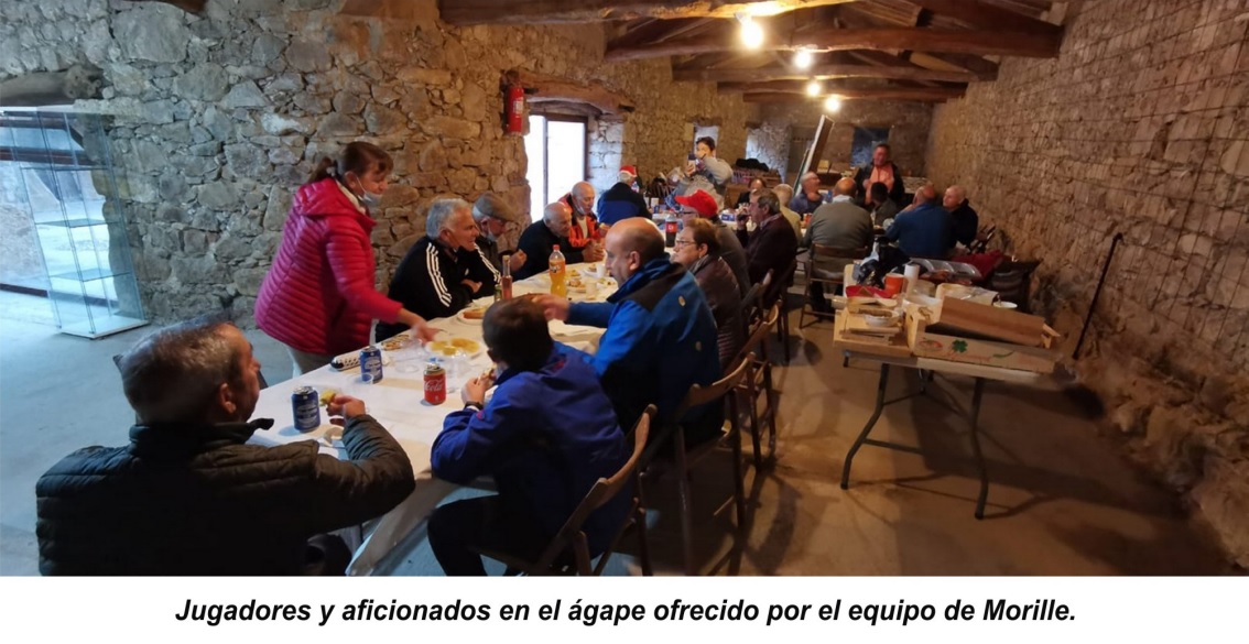 foto4 Excelente participación en el primer torneo de petanca entre MONTERRUBIO Y MORILLE